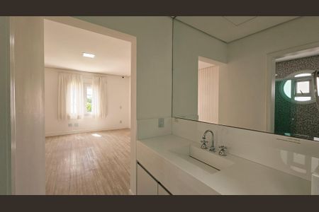 Casa de condomínio à venda com 641m², 3 quartos e 6 vagasBanheiro da Suíte 2