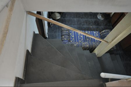 Casa para alugar com 300m², 2 quartos e 4 vagasEscada