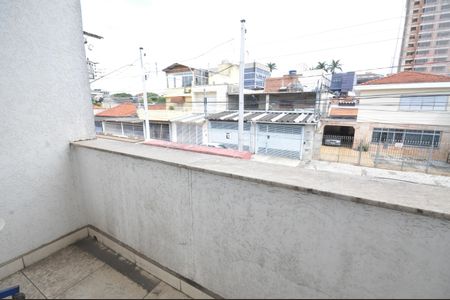 Casa para alugar com 300m², 2 quartos e 4 vagasSacada do Quarto 2