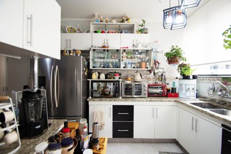 Apartamento à venda com 151m², 3 quartos e 2 vagas Apartamento à venda com 151m², 3 quartos e 2 vagascozinha