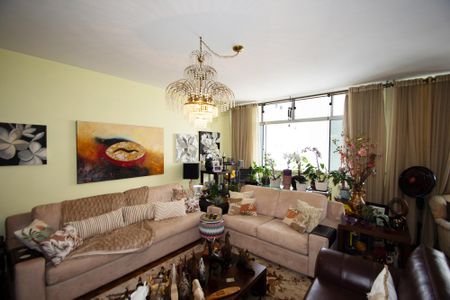 Apartamento à venda com 151m², 3 quartos e 2 vagas Apartamento à venda com 151m², 3 quartos e 2 vagassala de estar