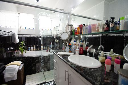 Apartamento à venda com 151m², 3 quartos e 2 vagas Apartamento à venda com 151m², 3 quartos e 2 vagasbanheiro quarto 3