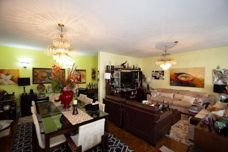 Apartamento à venda com 151m², 3 quartos e 2 vagas Apartamento à venda com 151m², 3 quartos e 2 vagasSala de jantar