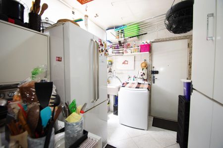 Apartamento à venda com 151m², 3 quartos e 2 vagas Apartamento à venda com 151m², 3 quartos e 2 vagaslavanderia