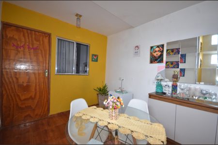 Sala 2 de casa para alugar com 1 quarto, 60m² em Marechal Hermes, Rio de Janeiro