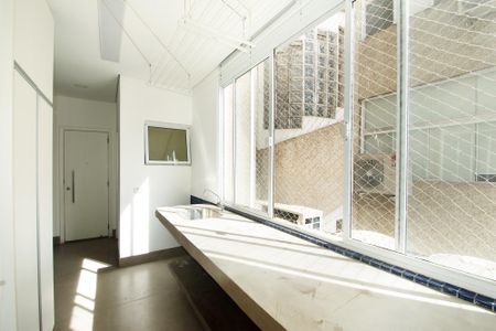 Apartamento para alugar com 157m², 2 quartos e 1 vagalavanderia