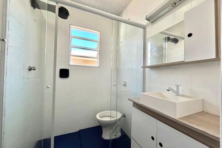 Casa à venda com 280m², 4 quartos e 3 vagas Casa à venda com 280m², 4 quartos e 3 vagasBanheiro da Suíte 2