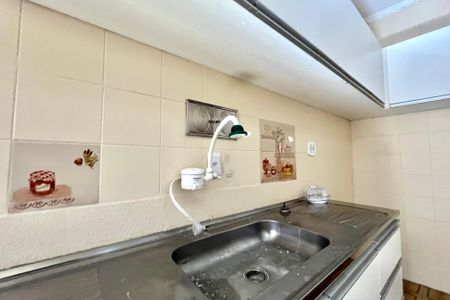 Casa à venda com 280m², 4 quartos e 3 vagas Casa à venda com 280m², 4 quartos e 3 vagasCozinha