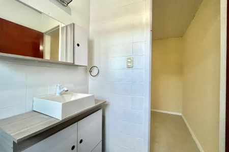 Casa à venda com 280m², 4 quartos e 3 vagas Casa à venda com 280m², 4 quartos e 3 vagasBanheiro da Suíte 2