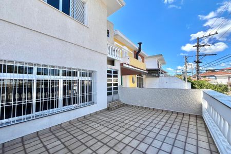 Casa à venda com 280m², 4 quartos e 3 vagas Casa à venda com 280m², 4 quartos e 3 vagasVaranda