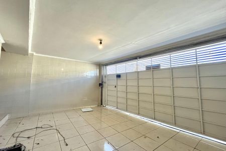 Casa à venda com 280m², 4 quartos e 3 vagas Casa à venda com 280m², 4 quartos e 3 vagasGaragem
