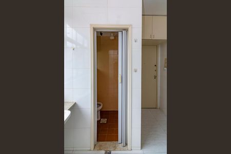 Apartamento para alugar com 100m², 3 quartos e 2 vagasBanheiro de serviço