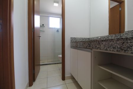 Apartamento à venda com 83m², 3 quartos e 1 vagaBanheiro canadense das suítes 1 e 2