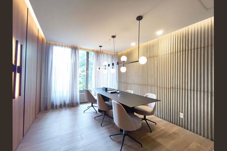 Apartamento à venda com 119m², 3 quartos e 2 vagas Apartamento à venda com 119m², 3 quartos e 2 vagasSala de Reuniões