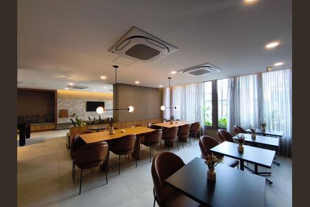 Apartamento à venda com 119m², 3 quartos e 2 vagas Apartamento à venda com 119m², 3 quartos e 2 vagasSala de Reuniões