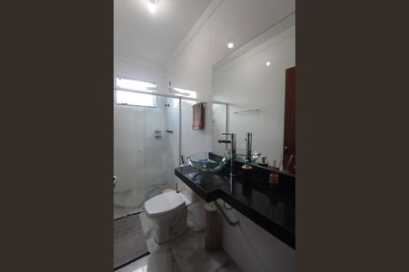 Casa para alugar com 180m², 3 quartos e 7 vagasBanheiro Social