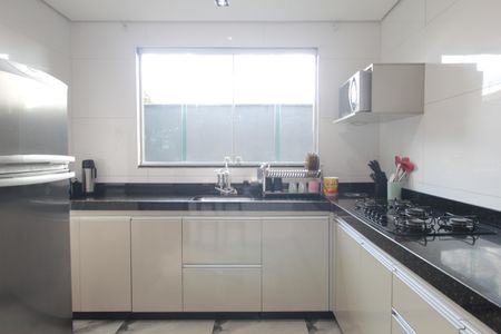 Casa para alugar com 180m², 3 quartos e 7 vagasCozinha