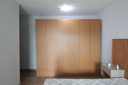 Casa para alugar com 180m², 3 quartos e 7 vagasSuite