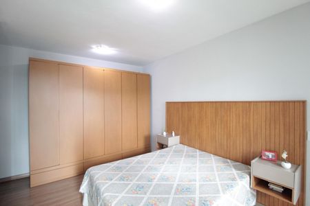 Casa para alugar com 180m², 3 quartos e 7 vagasSuite