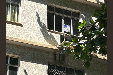 Apartamento à venda com 66m², 2 quartos e 1 vagaFachada + plaquinha