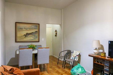Apartamento à venda com 66m², 2 quartos e 1 vagaSala