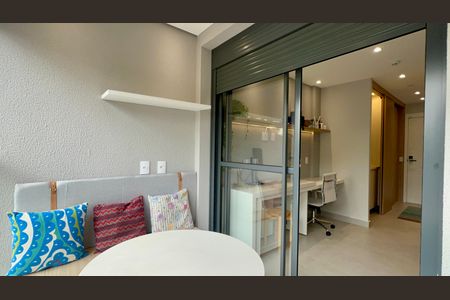 Varanda de kitnet/studio à venda com 1 quarto, 31m² em Pinheiros, São Paulo