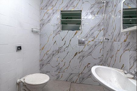 banheiro social_2 de casa para alugar com 1 quarto, 50m² em Vila Moraes, São Paulo