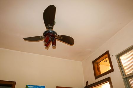 Casa à venda com 103m², 4 quartos e 1 vagaQuarto de Serviço