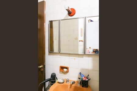 Casa à venda com 103m², 4 quartos e 1 vagaBanheiro