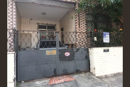 Casa à venda com 103m², 4 quartos e 1 vagaFachada