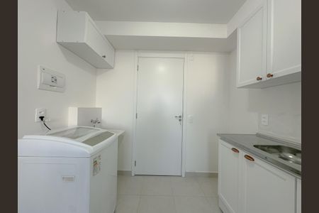 Sala/Cozinha de apartamento para alugar com 1 quarto, 27m² em Parque Industrial Tomas Edson, São Paulo