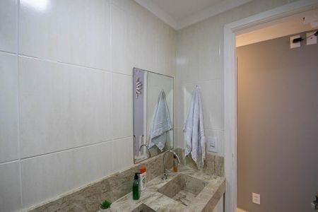 Apartamento à venda com 67m², 3 quartos e sem vaga Apartamento à venda com 67m², 3 quartos e sem vagaBanheiro 1