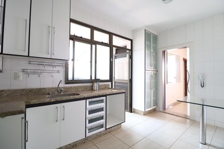 Apartamento para alugar com 175m², 3 quartos e 2 vagasCozinha