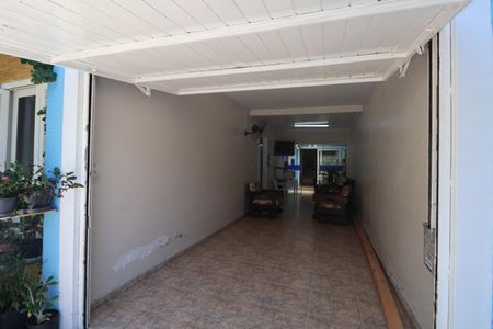 Casa à venda com 129m², 2 quartos e 3 vagasGaragem