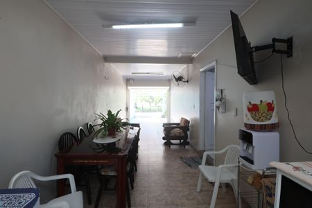 Casa à venda com 129m², 2 quartos e 3 vagasGaragem