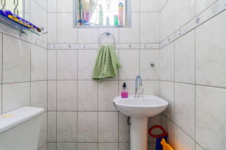 Casa à venda com 131m², 3 quartos e 2 vagasLavabo