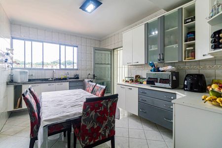 Casa à venda com 131m², 3 quartos e 2 vagasCozinha