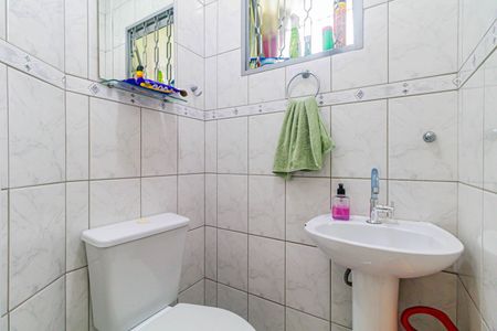 Casa à venda com 131m², 3 quartos e 2 vagasLavabo