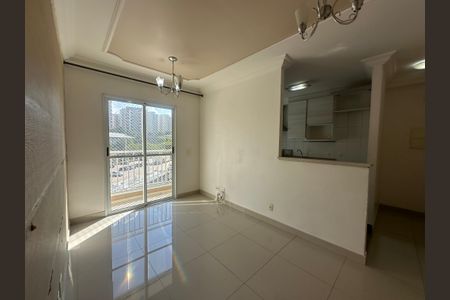 Sala de apartamento para alugar com 2 quartos, 58m² em Jardim Tupanci, Barueri