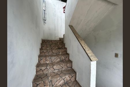 Casa para alugar com 25m², 1 quarto e sem vagaEscada externa