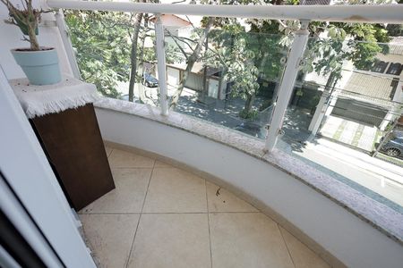 Apartamento à venda com 144m², 3 quartos e 2 vagasSacada Suíte