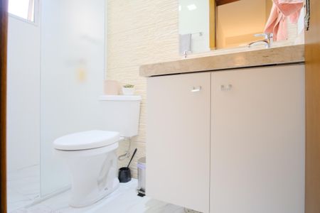 Casa à venda com 130m², 3 quartos e 2 vagasBanheiro Social