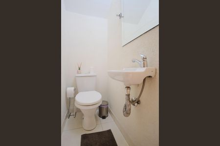 Casa à venda com 130m², 3 quartos e 2 vagasLavabo