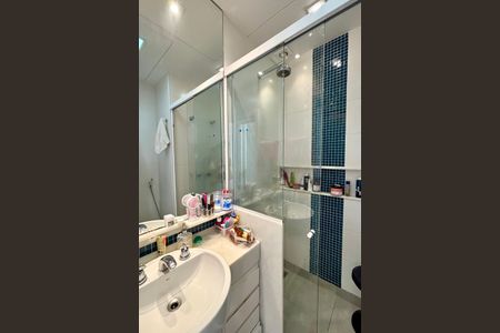 Apartamento à venda com 96m², 2 quartos e 1 vaga Apartamento à venda com 96m², 2 quartos e 1 vagaSuite - banheiro