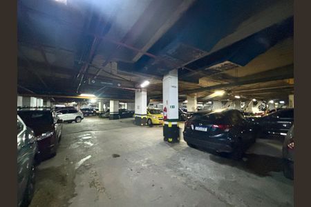 Apartamento à venda com 96m², 2 quartos e 1 vaga Apartamento à venda com 96m², 2 quartos e 1 vagaGaragem