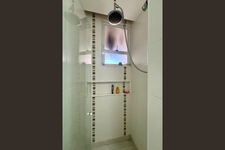 Apartamento à venda com 96m², 2 quartos e 1 vaga Apartamento à venda com 96m², 2 quartos e 1 vagaBanheiro social