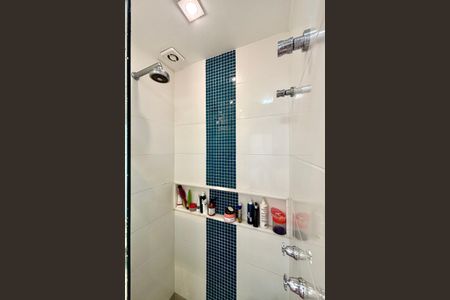 Apartamento à venda com 96m², 2 quartos e 1 vaga Apartamento à venda com 96m², 2 quartos e 1 vagaSuite - banheiro