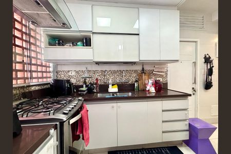 Apartamento à venda com 96m², 2 quartos e 1 vaga Apartamento à venda com 96m², 2 quartos e 1 vagaCozinha