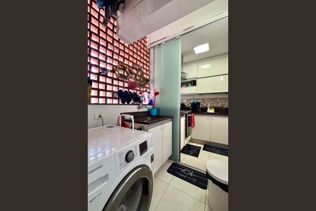 Apartamento à venda com 96m², 2 quartos e 1 vaga Apartamento à venda com 96m², 2 quartos e 1 vagaÁrea de serviço