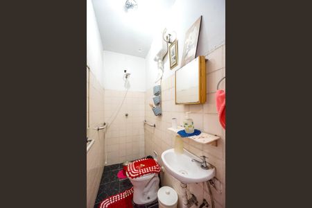 Casa à venda com 150m², 3 quartos e 2 vagas Casa à venda com 150m², 3 quartos e 2 vagasBanheiro de serviço